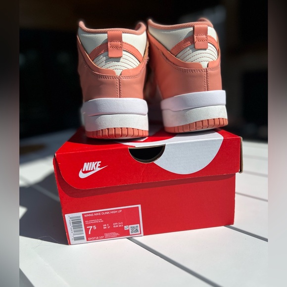 𝐍𝐈𝐊𝐄 𝐃𝐮𝐧𝐤 𝐇𝐢𝐠𝐡 𝐔𝐩 𝐖𝐨𝐦𝐞𝐧'𝐬 𝐒𝐧𝐞𝐚𝐤𝐞𝐫𝐬 - Picture 15 of 16